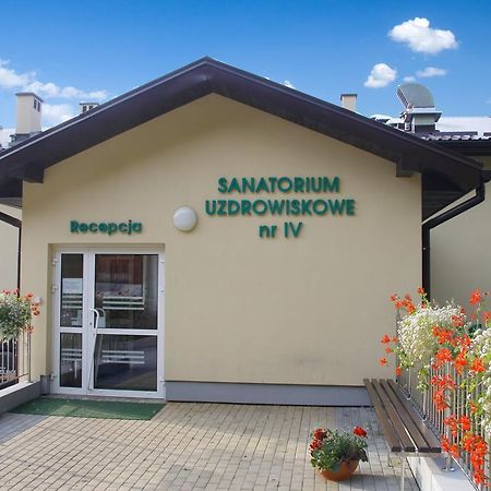 Sanatorium Uzdrowiskowe Nr IV Hotell Iwonicz-Zdrój Exteriör bild