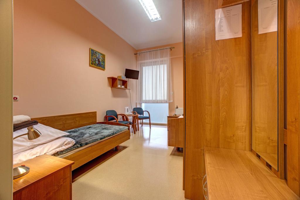 Sanatorium Uzdrowiskowe Nr IV Hotell Iwonicz-Zdrój Exteriör bild
